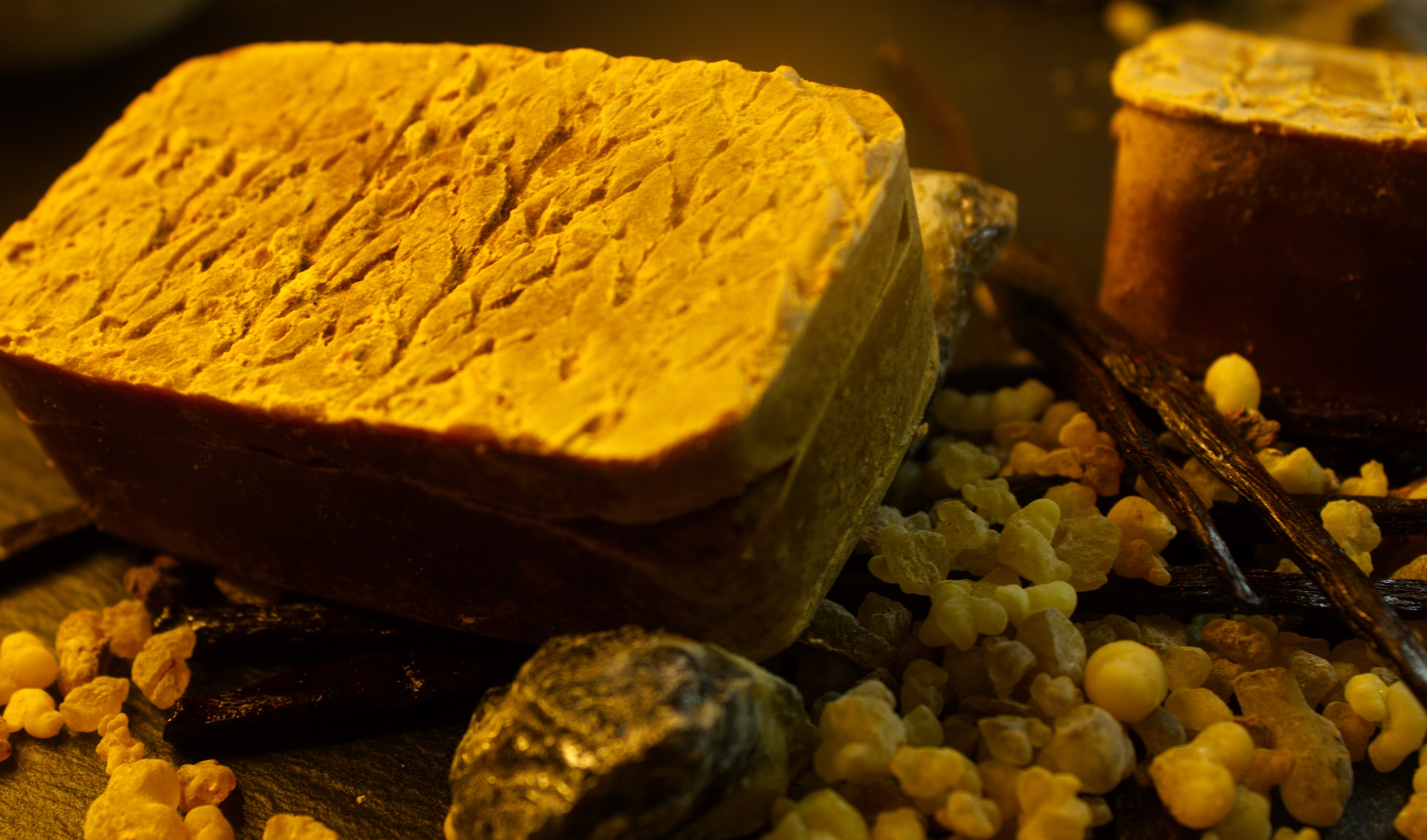 Hearth - Frankincense • Benzoin • Vanilla