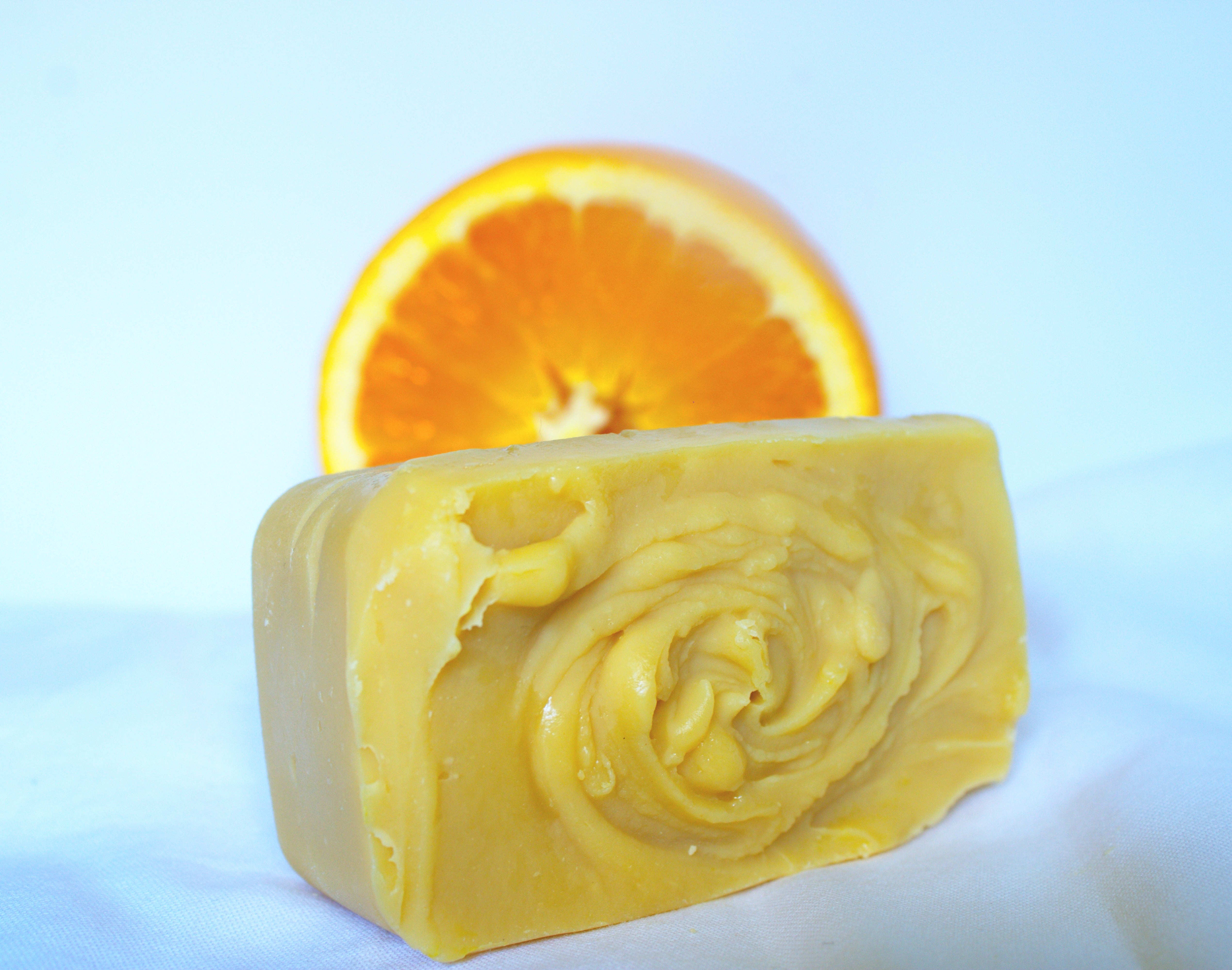 Sunshine Swirl - Sweet Orange, Bergamot, Litsea Cubeba • Yellow Clay • Coconut Milk